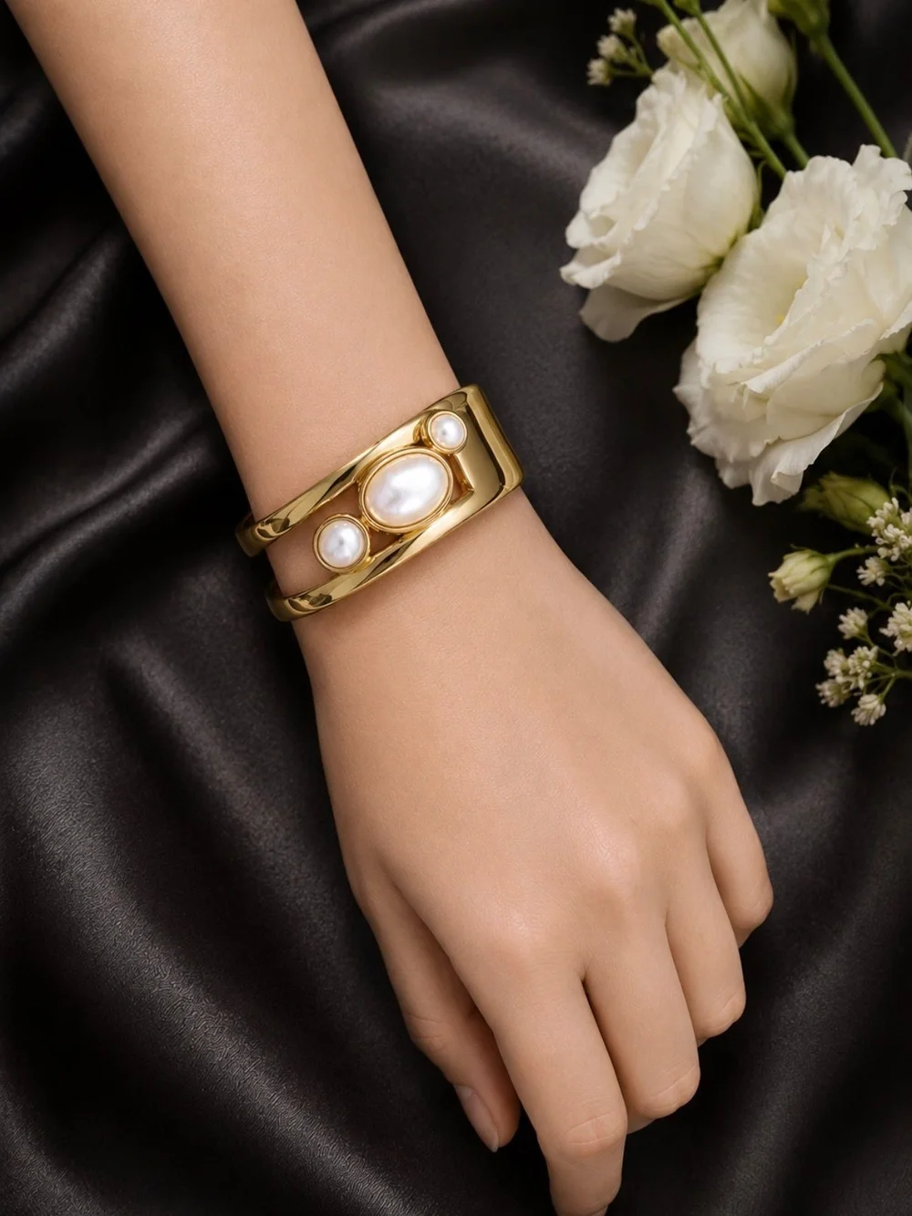 Vintage Cuff Bracelet with Pearl Accents 18 K Gold plated